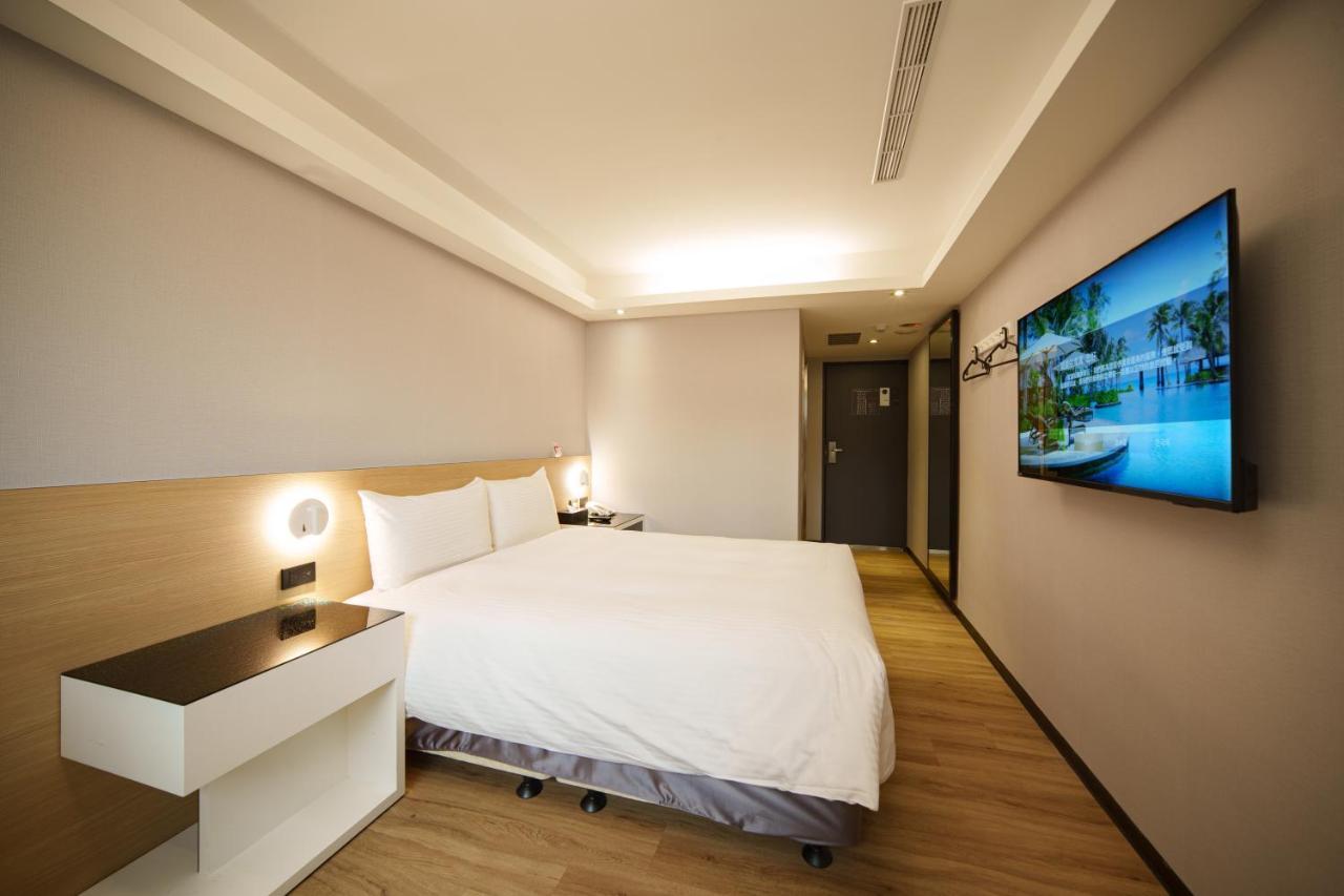 Hub Hotel Tucheng Exteriör bild
